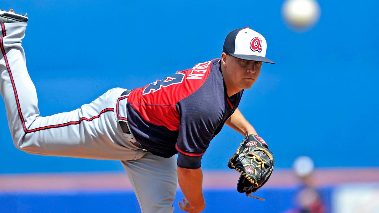 Medlen sees Royals' style, ballpark and defense as great fit
